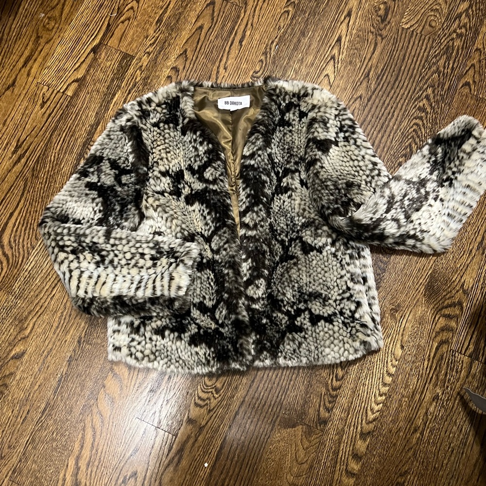BB Dakota faux fur leopard print crop jacket